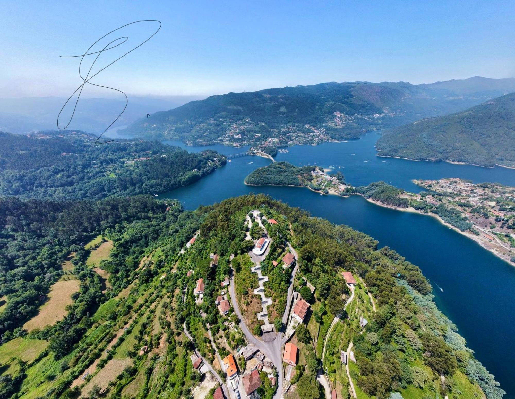 شقة Casa De Casarelhos - Vistas Rio, Campo E Montanha - Lareira جيريز المظهر الخارجي الصورة