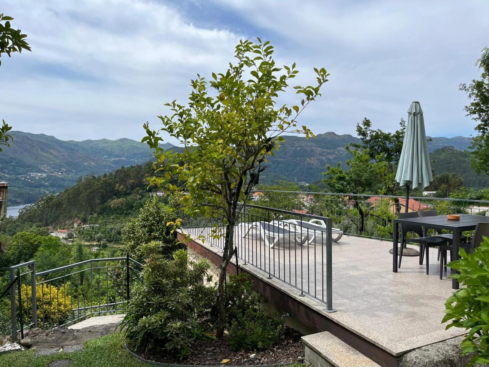 شقة Casa De Casarelhos - Vistas Rio, Campo E Montanha - Lareira جيريز المظهر الخارجي الصورة